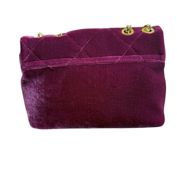 Steve Madden Rich Fuchsia Velvet Lock Shoulder Bag with Chain strap NWT - Picture 4 of 16
